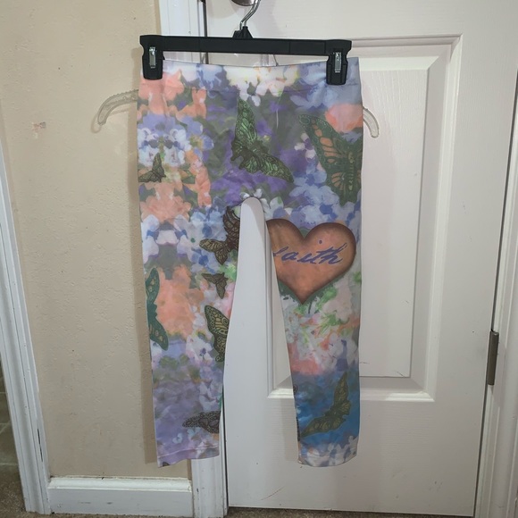 Faith butterflies floral capri leggings one size - Picture 2 of 4